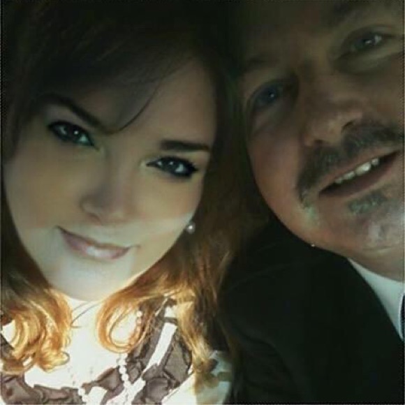 Meet your Posher, Julie - Picture 1 of 3